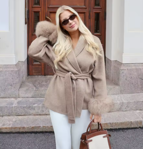 Manteau Croisé avec Poignets en Fausse Fourrure